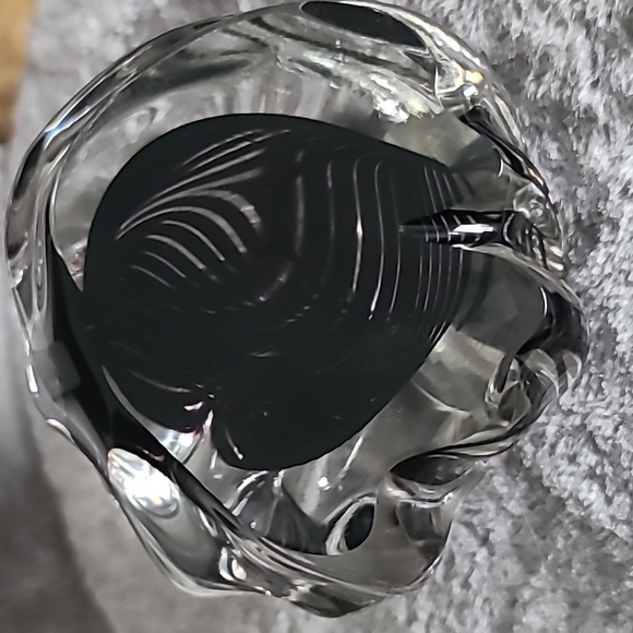 Magnum Neil Duman large signed glass paperweight